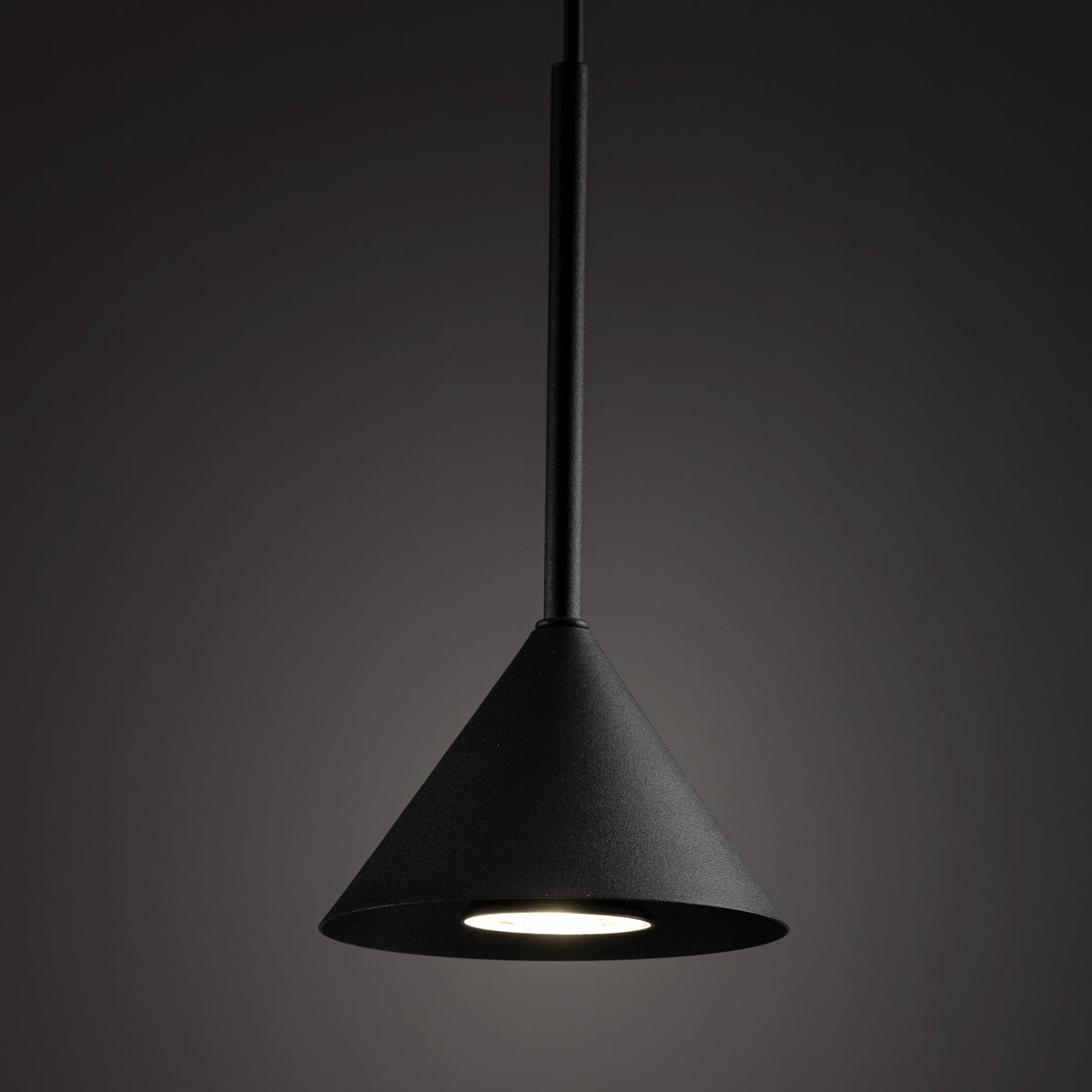 Lustră Cono Mini cu 1 bec, negru