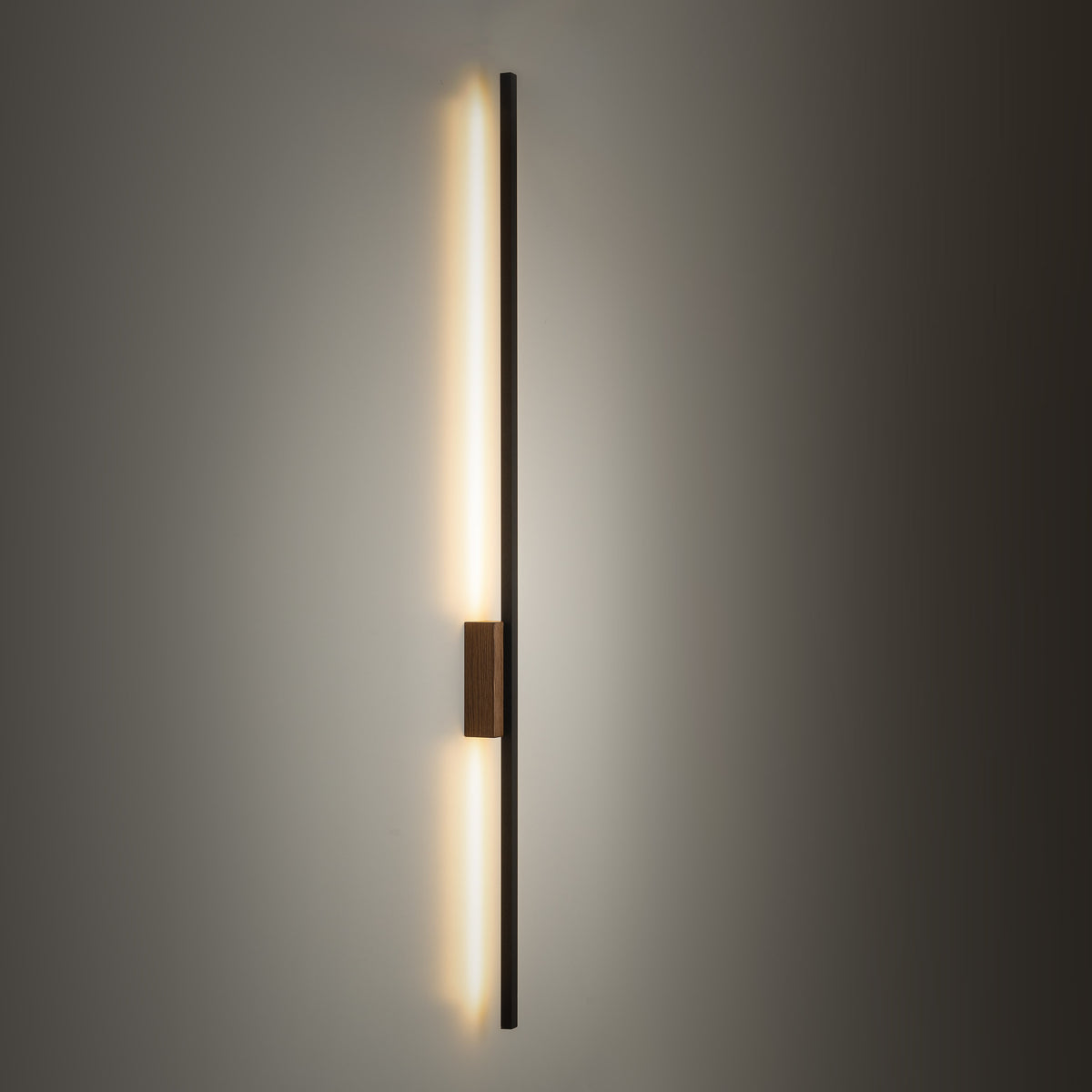 Aplică Flash, lemn nuc, L, 55 × 60 × 1080 mm