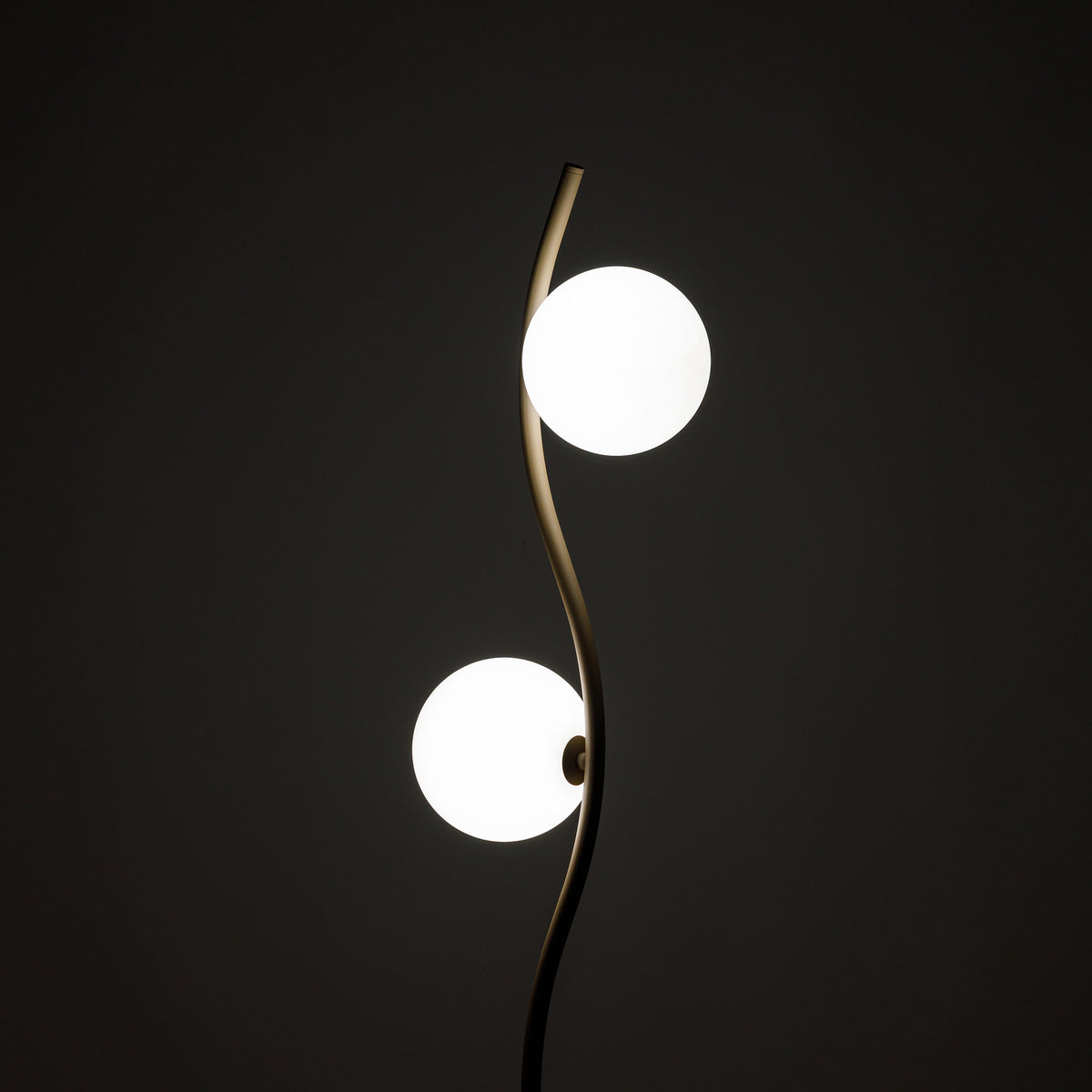 Lampadarul Ancona nisip aprins, pe fundal închis