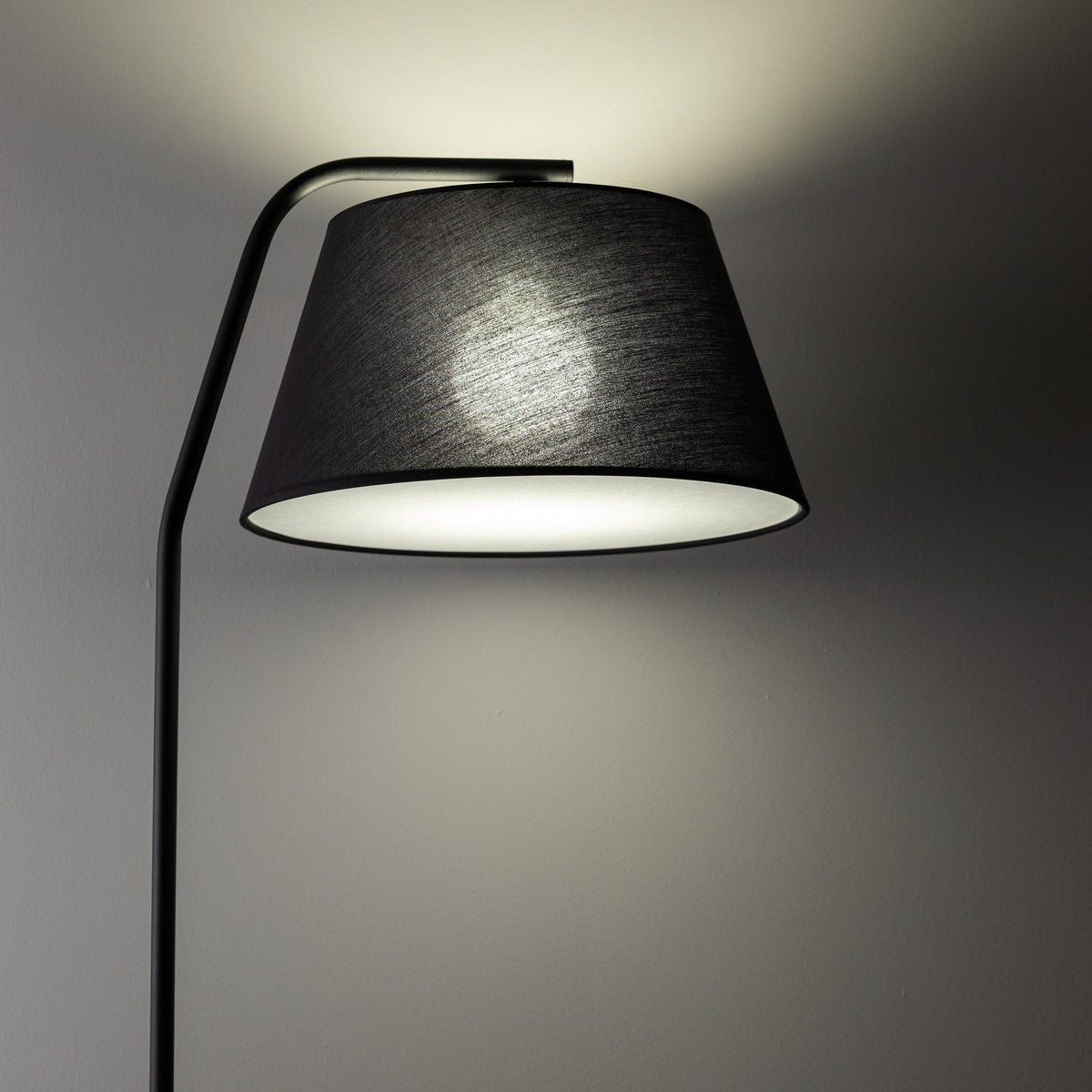 Lampă de podea Formo, negru