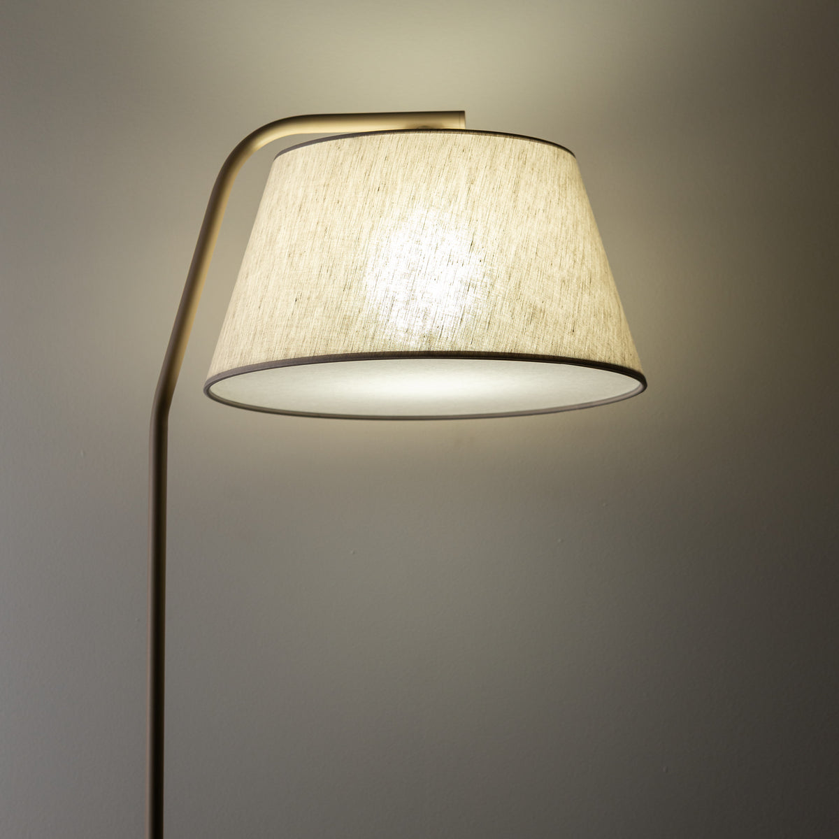 Lampă de podea Formo, salvie