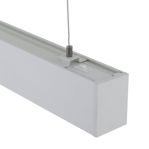 Clema de suspendare pe profilul Luxe Pro alb, de aproape
