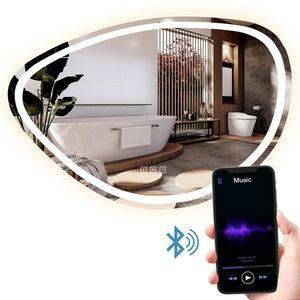 Oglinda Bruma, cu lumina aprinsă, și un telefon care redă muzică prin Bluetooth, pe fundal alb