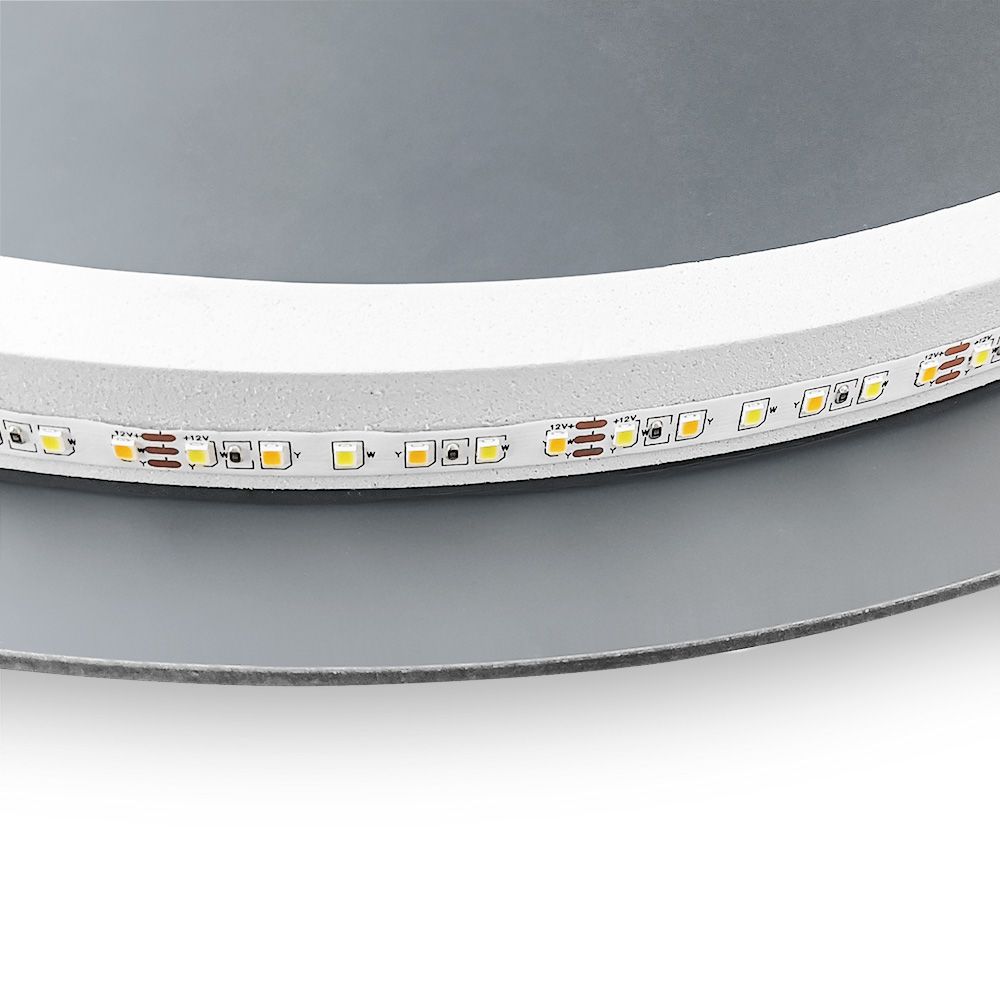 Detaliu al oglinzii Cirro: banda LED cu diode pe spatele oglinzii