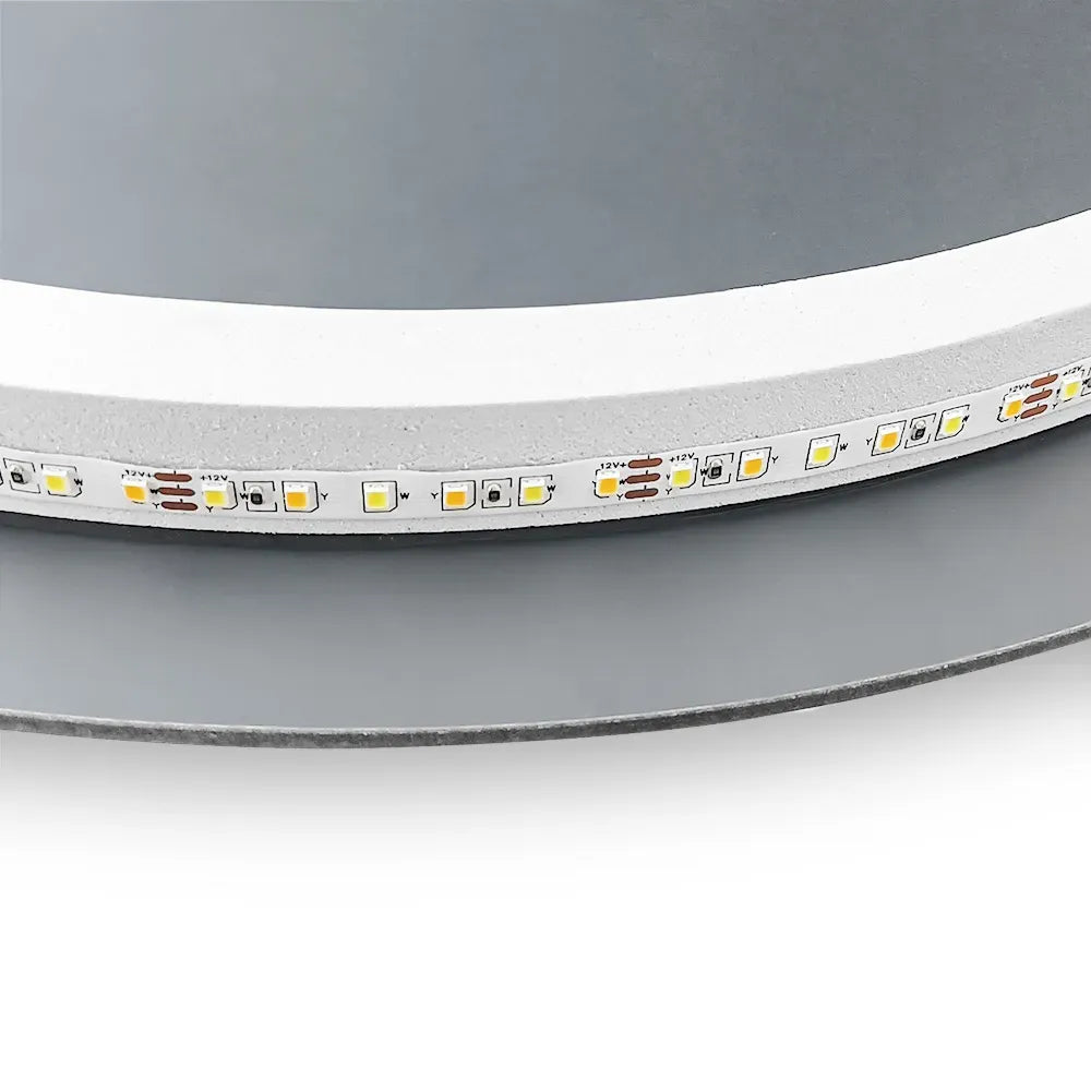 Detaliu al oglinzii Nimbo: banda LED cu diode pe spatele oglinzii