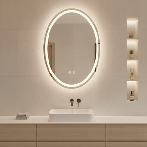 Oglinda Ovalia într-o baie cu nișă luminată, lavoar dreptunghiular, mobilier de stejar, cu lățimea de 59 cm