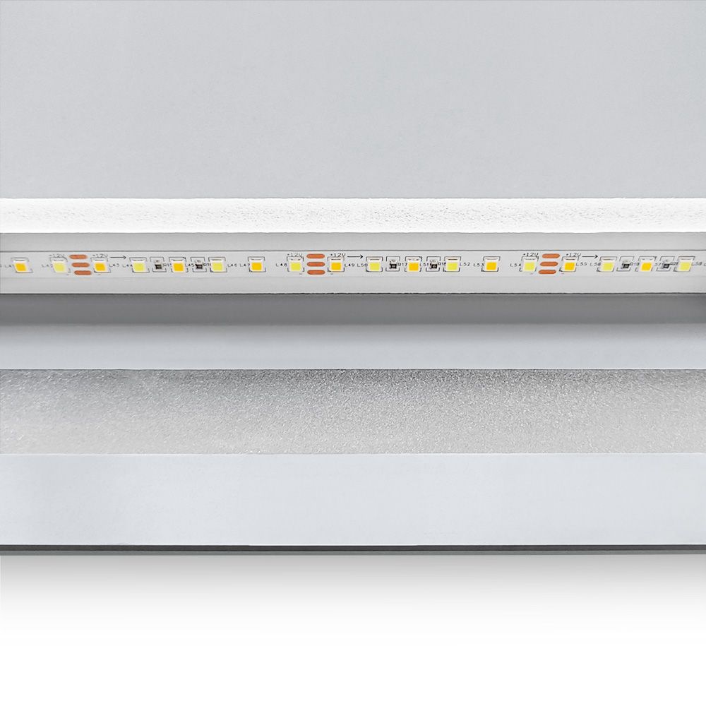 Detaliu al oglinzii Quadra: banda LED cu diode în profil