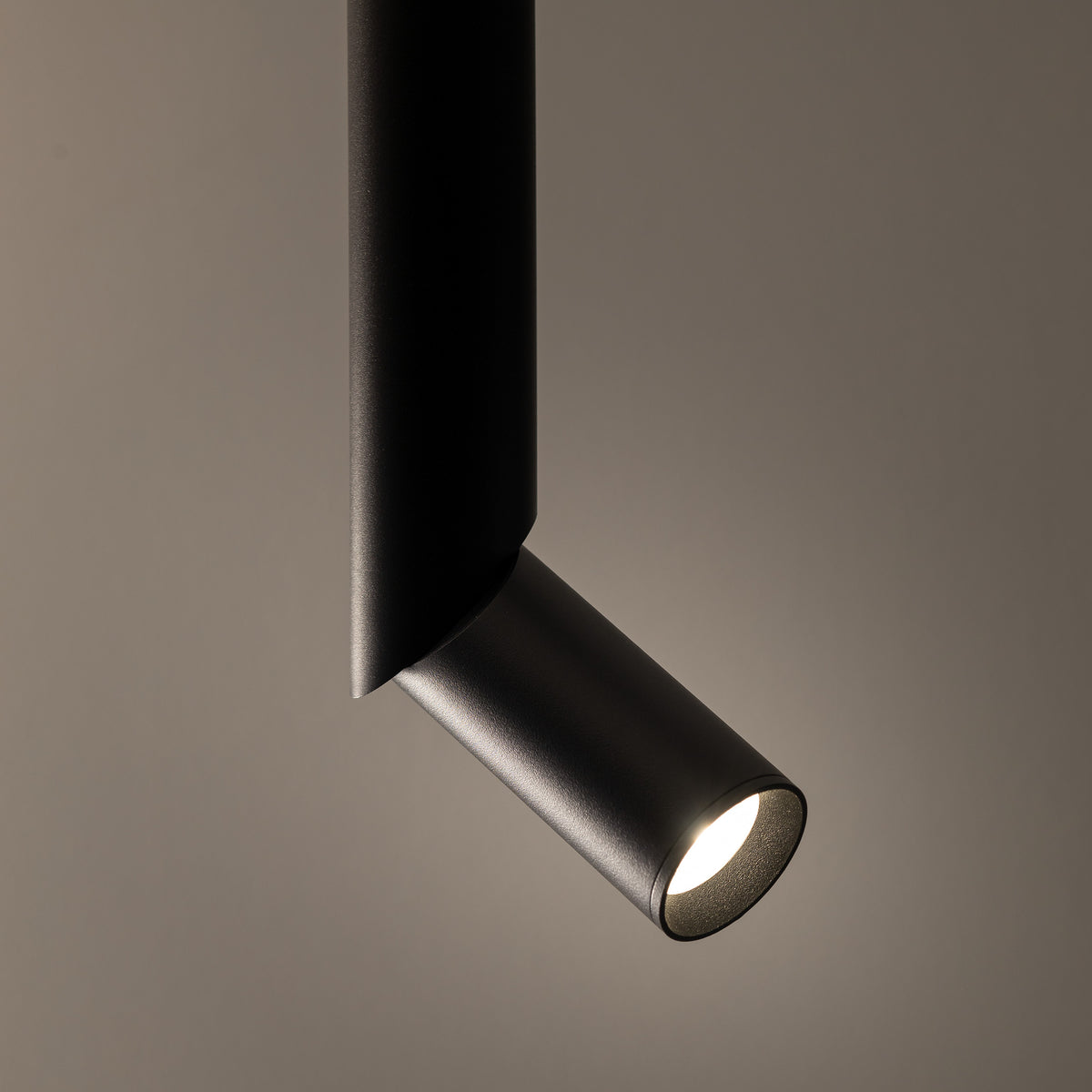 Plafonieră Elaris (MR11) din aluminiu, negru, mărimea M