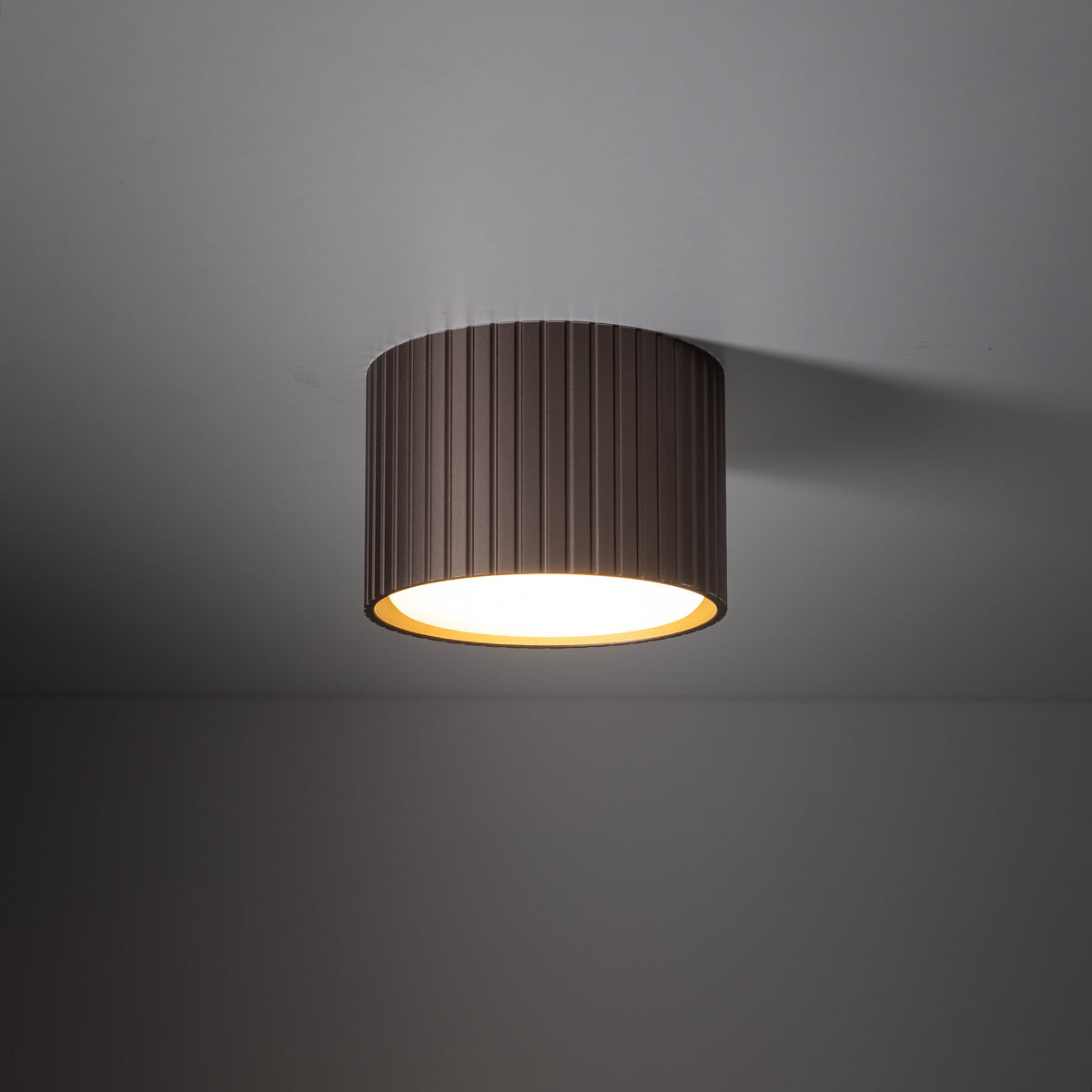 Spot Ferro din aluminiu, maro