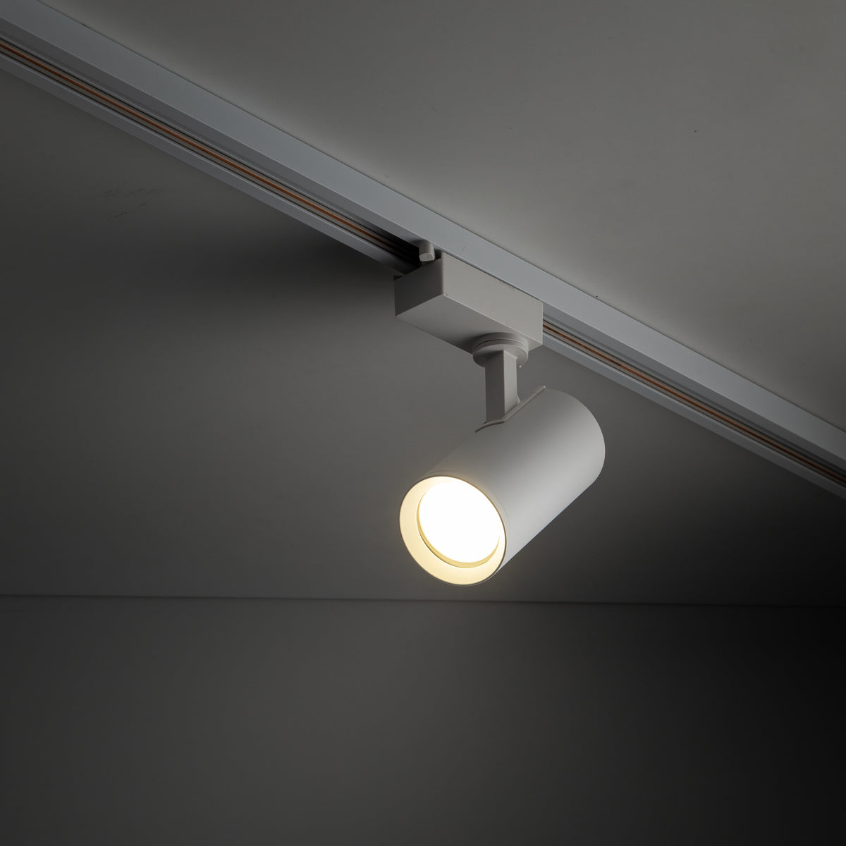 Spot pentru șină Tracer din metal, alb, Lungime 60 mm, lățime 120 mm