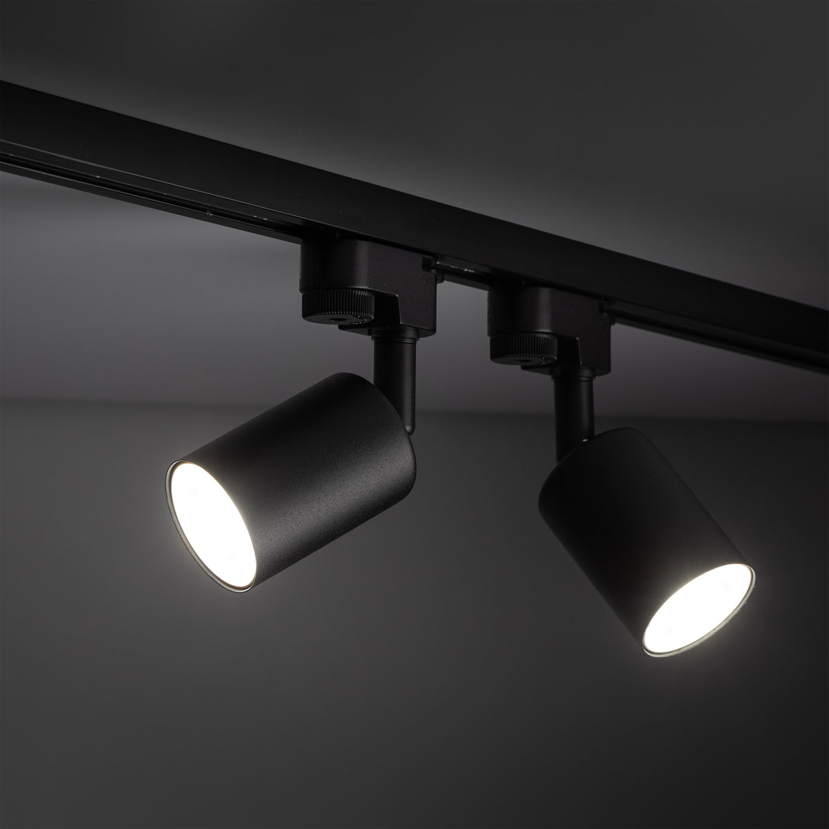 Spot pentru șină Tracer Top din metal, negru